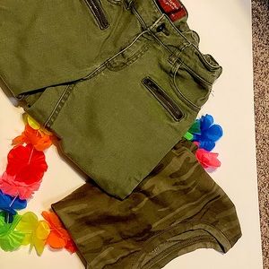 Skinny jeans and T-shirt